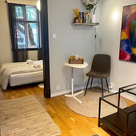 דירה Central Studio Apartment